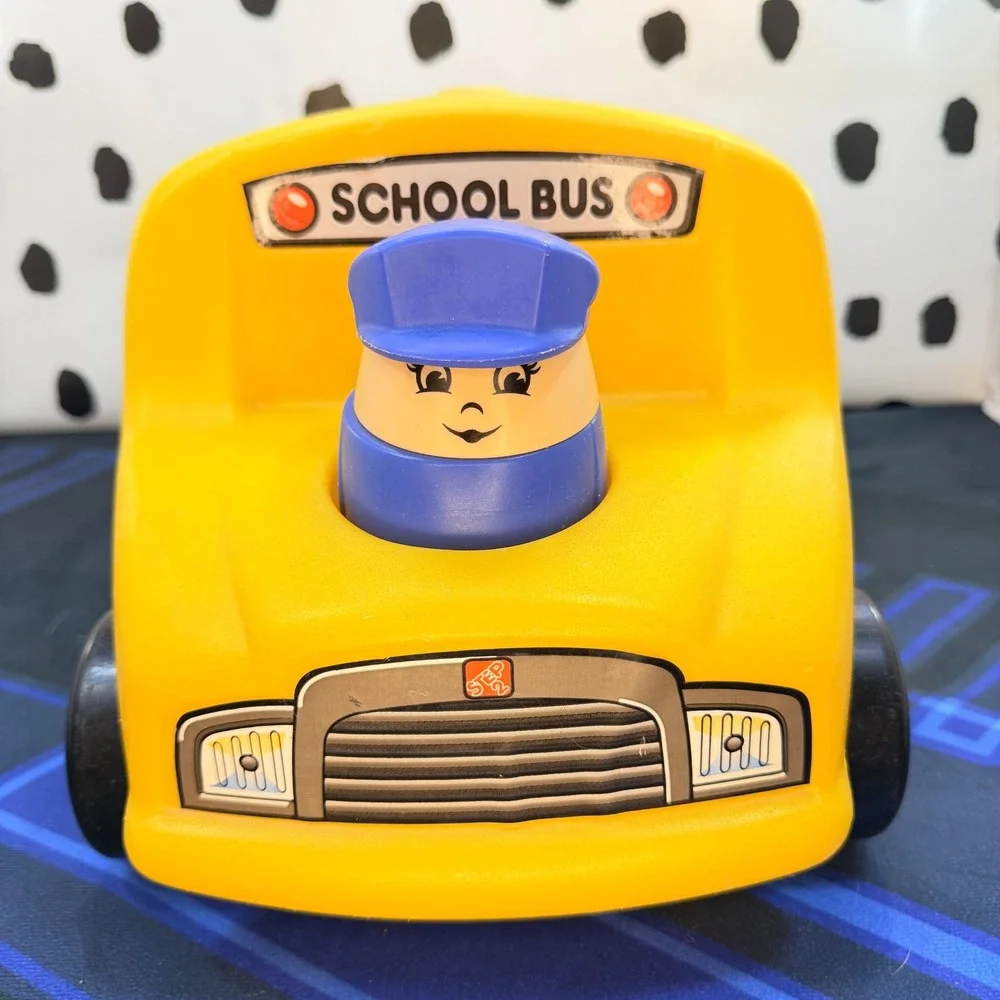 Vintage Step2 Bigger People School Bus Toy w/ 5 Figures & Handle - Made in USA